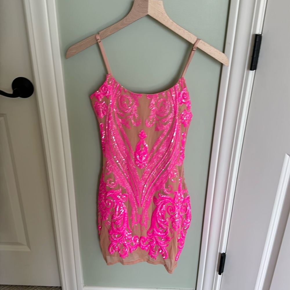 Pink and tan Lucy in the Sky dress in a size small